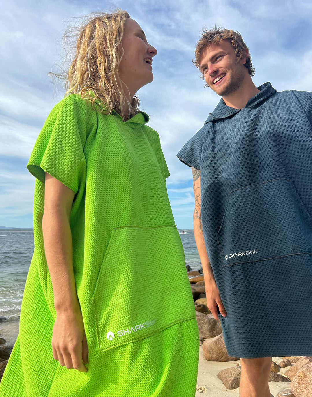 SAND FREE HOODED TOWEL - UNISEX