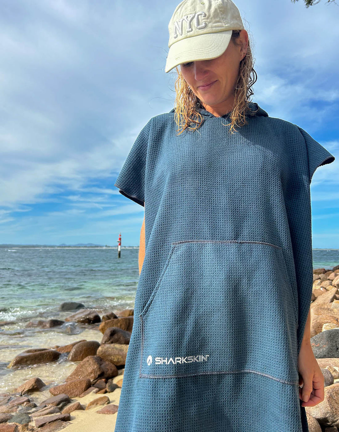 SAND FREE HOODED TOWEL - UNISEX