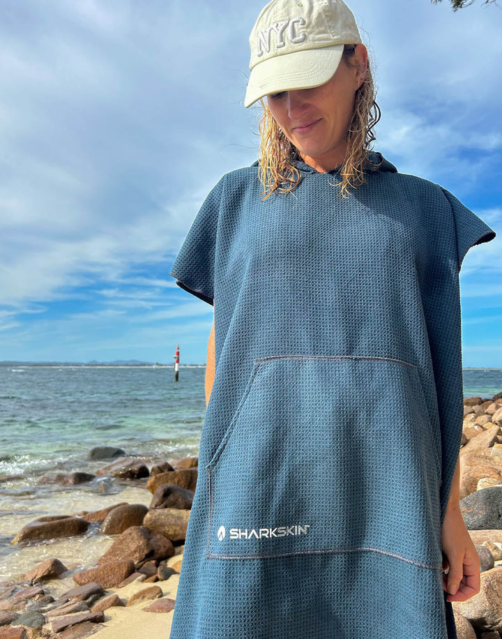SAND FREE HOODED TOWEL - UNISEX
